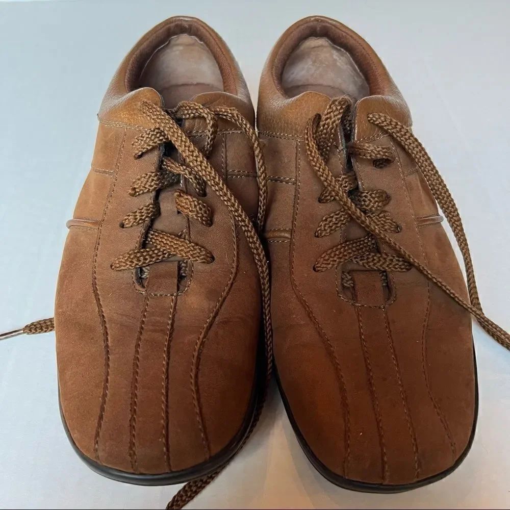 Easy Spirit brown loafers 6 1/2 leather upper excellent condition
